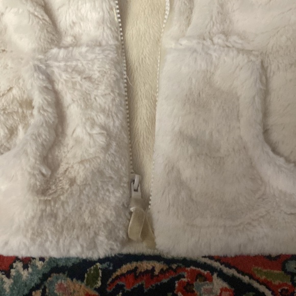 Adorable widgeon vest size 4 worn once - Picture 3 of 4